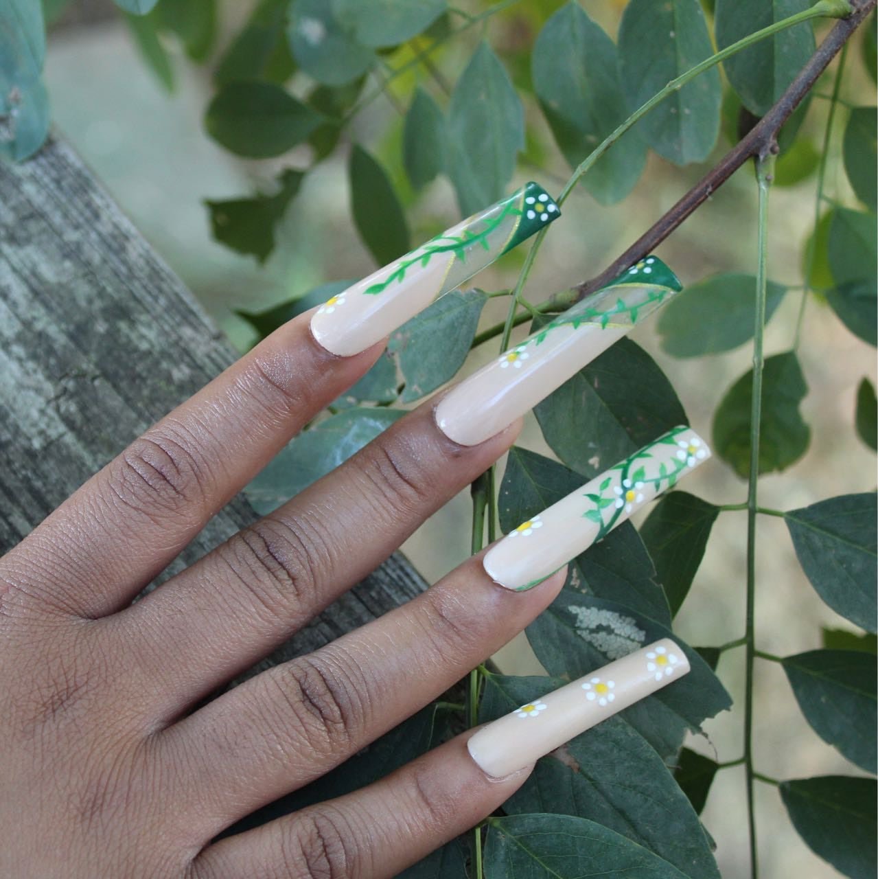 ?? leaf nails