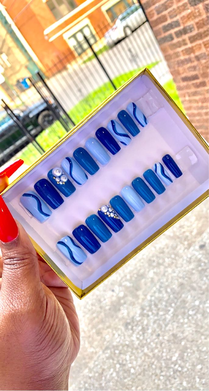 Beautiful blue press on nails