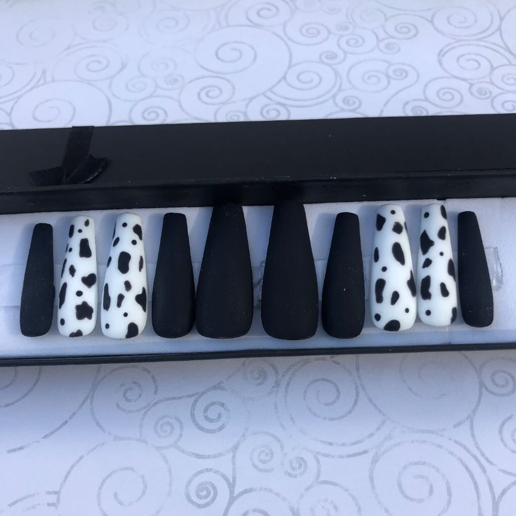 Black And White Cow Print Set