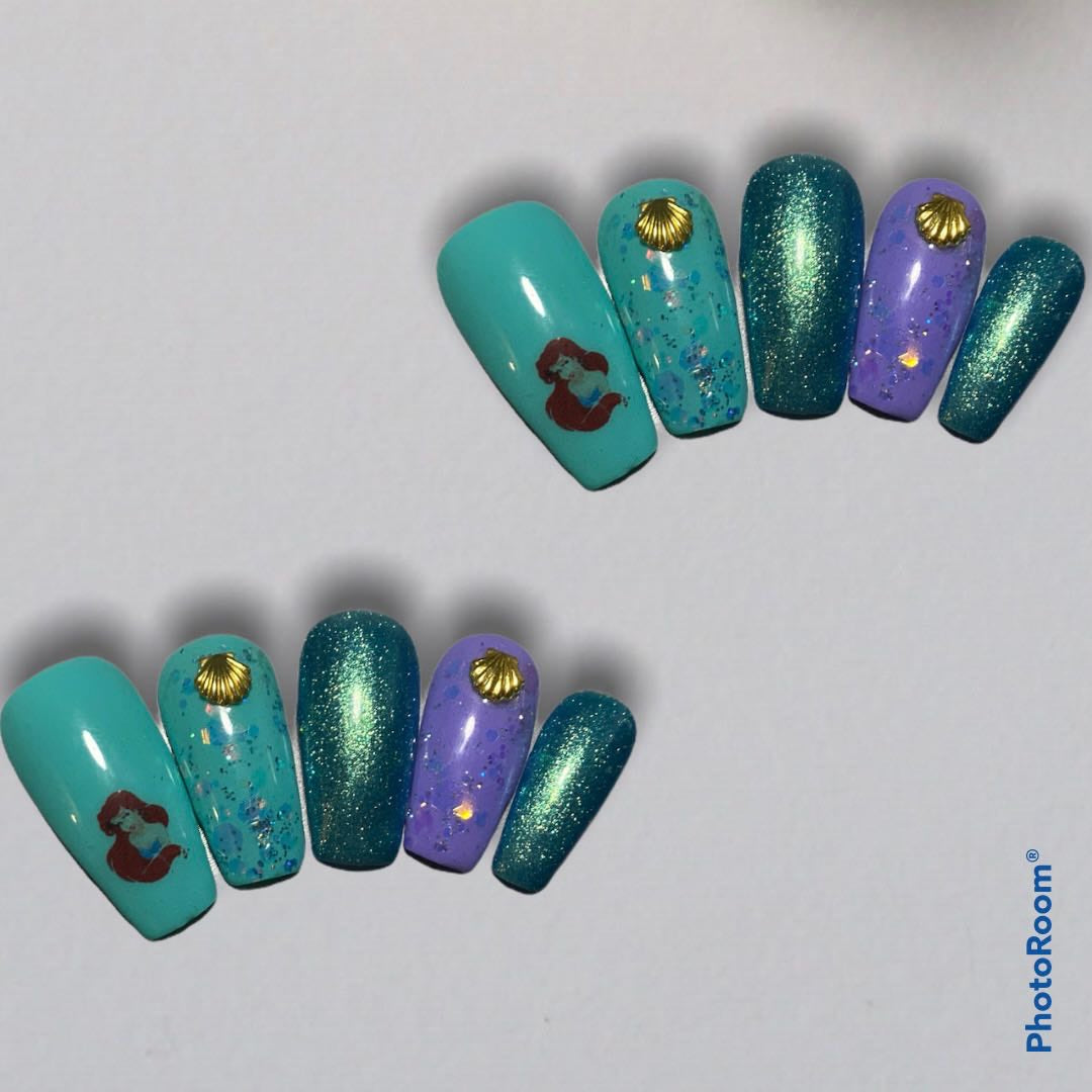 Under the see nails