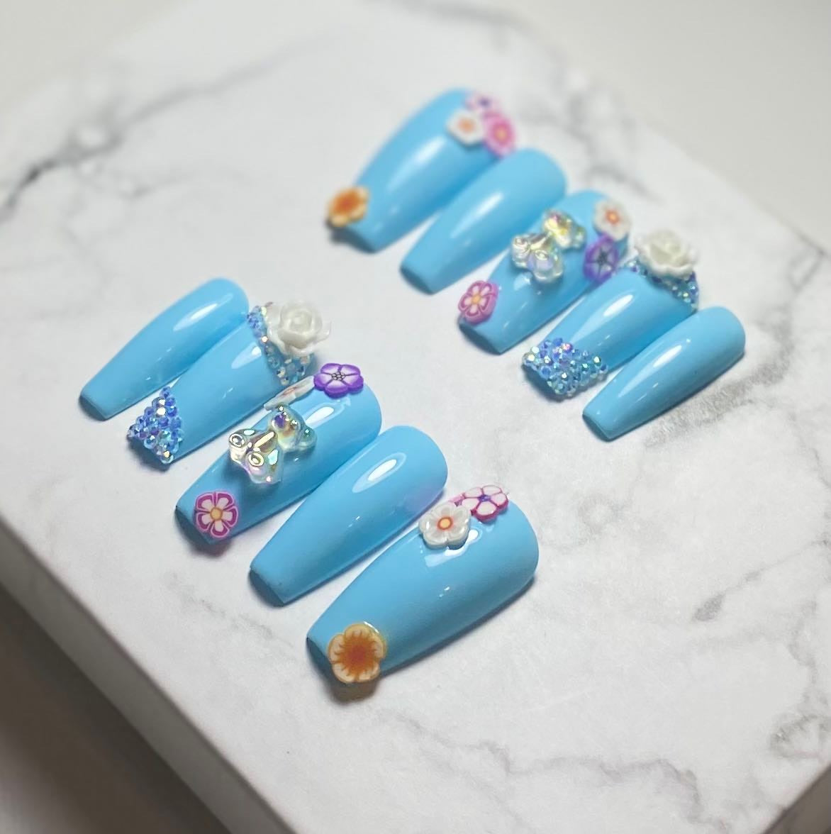 Phoebe Gel Press On Nails
