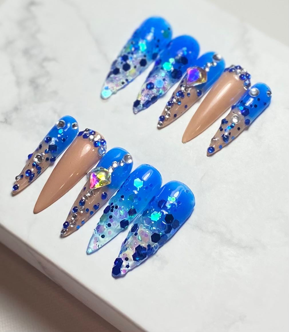 Aqua 🌊 Press On Nails